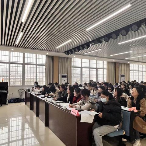 教学相长，“国培”相伴——上饶市信州区数学国培第一天学习纪实