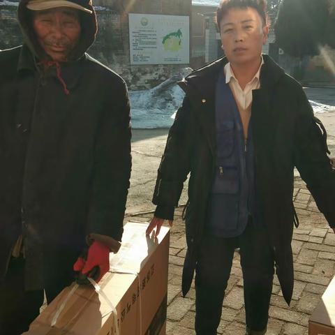 切实解决服务群众“最后一公里”问题，帮助困难群众安全温暖过冬