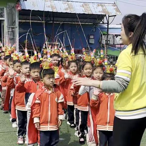 最美人间四月天，幼儿园里美景多，中二班四月美篇分享