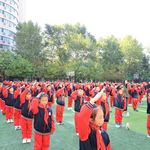 【生动二小·建队仪式】“强国复兴有我，争做新时代好少年”庆祝第76个建队日主题升旗仪式