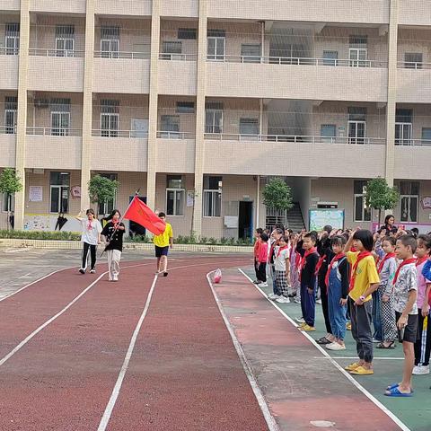 “学习二十大，争做好队员”——多年山小学举行2023年少先队入队仪式