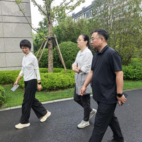 实地走访知实情 暖心调研促提升——上地街道领导莅临清洲社区走访指导工作