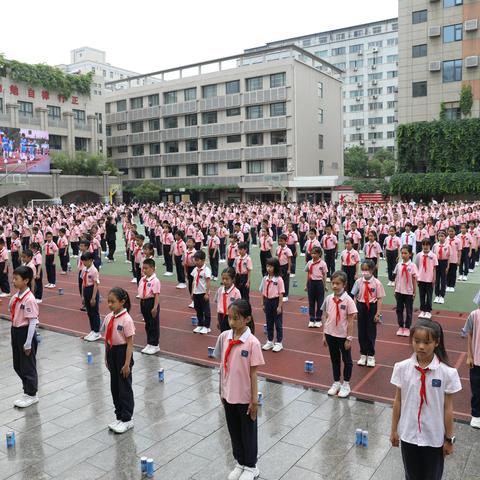 阳光体育大课间 绽放活力满校园———翠华路小学迎接雁塔区教育局阳光体育大课间活动检查督导