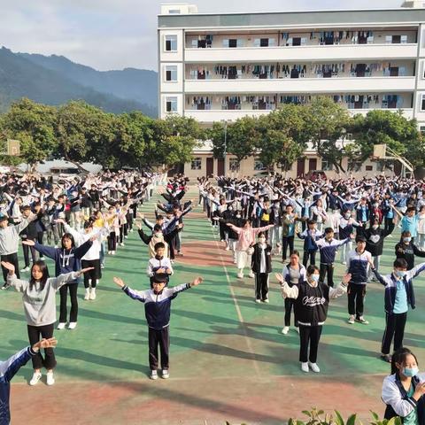 2022年“安全生产月”板八中学安全教育告知书——致家长