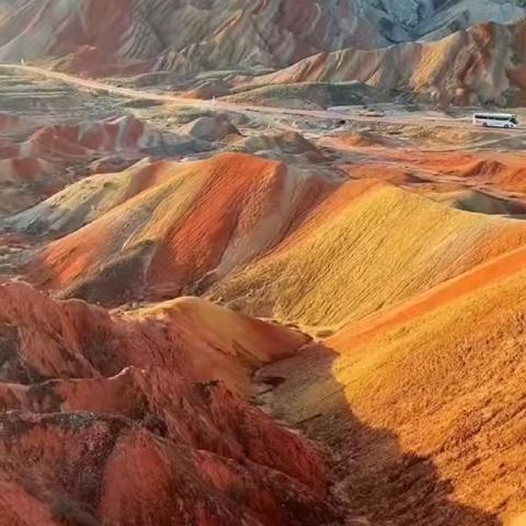 畅游青甘大环线，体验西北民族风情 ——张掖七彩丹霞