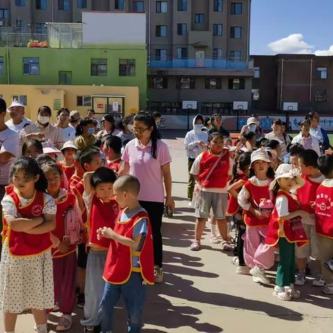 “小学初体验  衔接零距离”—幼小衔接之走进大西牛小学