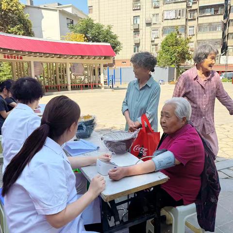 健康义诊进社区 反诈普法护万家——幸福小事之老有所依 情暖“桑榆”