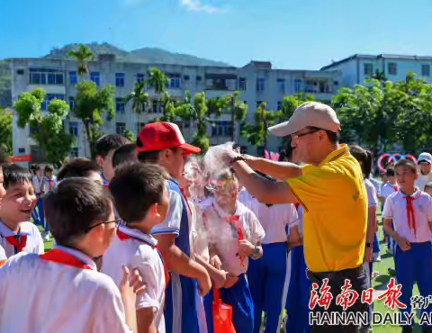 2024年五指山市“全国科普日”系列活动科技科普进校园活动