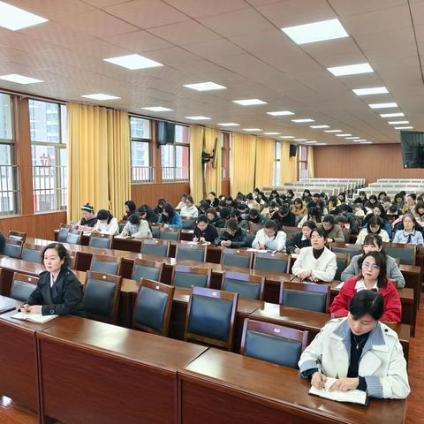 AI赋能新课堂 数智引领新教学 ‍——龙泉小学举行人工智能教育应用培训