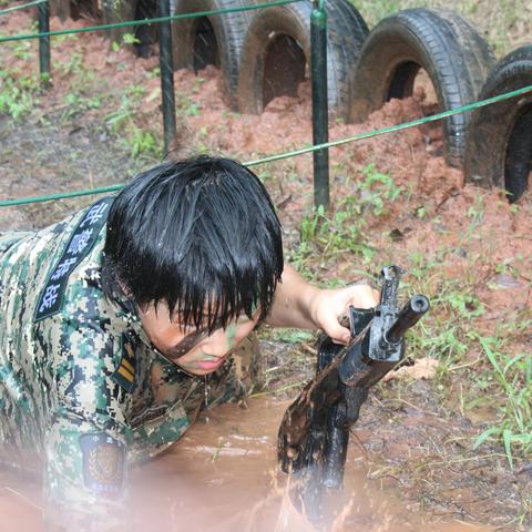 7天铁血精英军事夏令营招生火热进行中