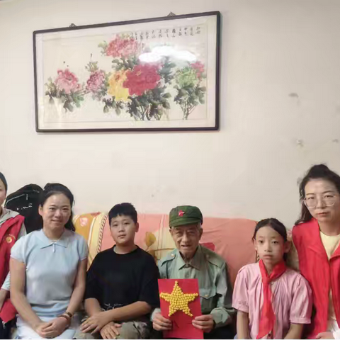 彬州市城关街道办东街社区退役军人服务站开展“传承红色基因 致敬最可爱的人”庆“八一”关爱老兵活动