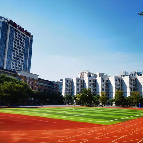 走进三美，感受三美，南宁市三美学校2022级八班家长走进校园一日游。