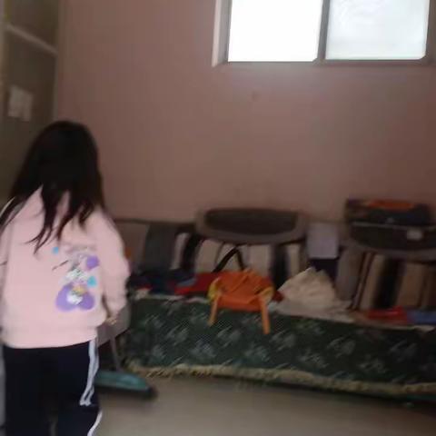 “劳动最快乐，家务我来做”一一宜阳县锦屏镇灵山小学三年级