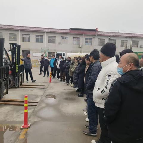 学习提技能  培训促就业 ——高陵区人社局2024年第一期重装卸机械操作工（叉车司机）技能培训班开班