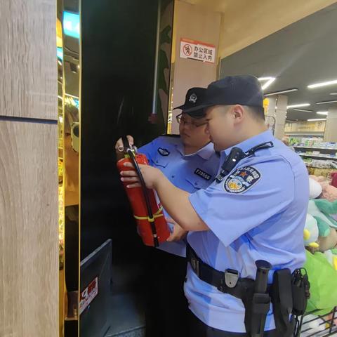 夏季行动 | 羌白派出所持续点亮夏夜“平安灯”