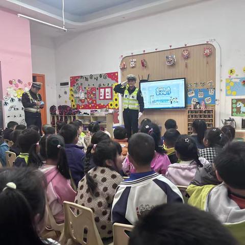 “警校社联动护成长，同心共育文明花‘’南澳公馆幼儿园主题活动