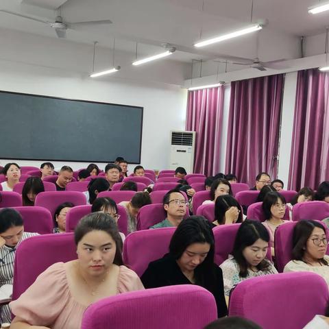 同心同行同学习 且思且悟且提升--城关镇初级中学暑期校本培训纪实（二）