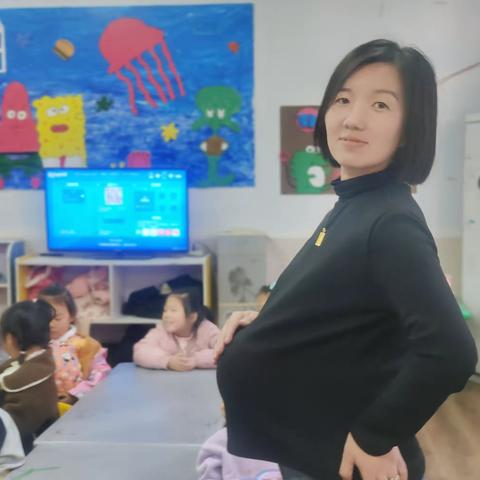 【关爱学生   幸福成长】西堡幼教后大联校幼儿园《感恩节活动体验孕妈妈》