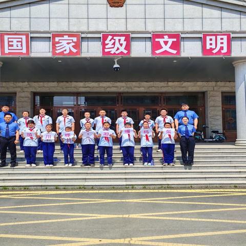 童步丈量法治路 检心点亮少年梦