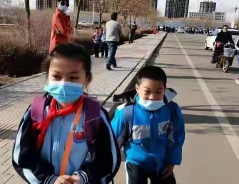 五年级很快就要悄然离去了，一转眼我们就是六年级的学生了，这就意味着我们需要比之前更加努力学习。