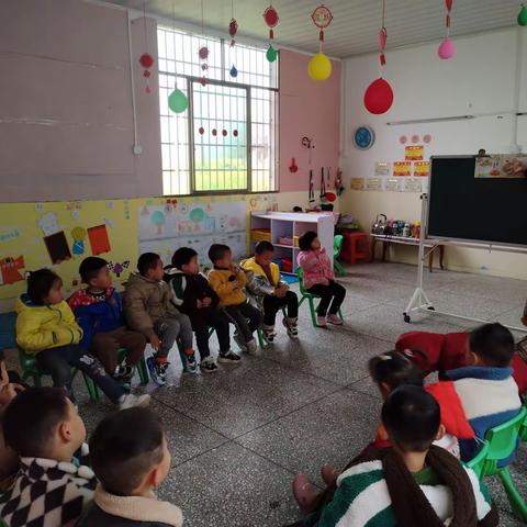 一缕春风拂动 万物欣欣向荣