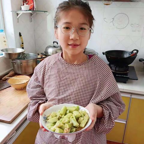 來青苑学校五三班假期劳动教育掠影