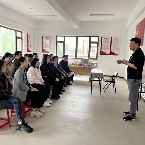 “弘扬劳模精神 争做突破先锋” 劳模宣讲进社区活动