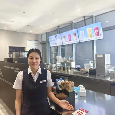 光大银行洛阳珠江路支行2025年5月27日开展“整治拒收现金、优化流通环境”宣传