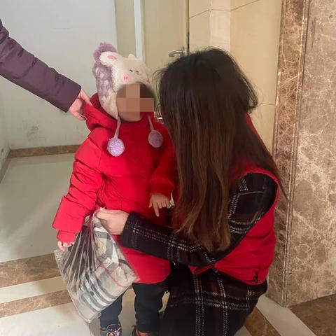 迎新年·送温暖系列活动之看望特殊儿童