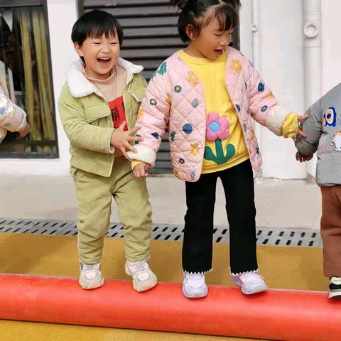 混龄二班 ﻿11月生活记录