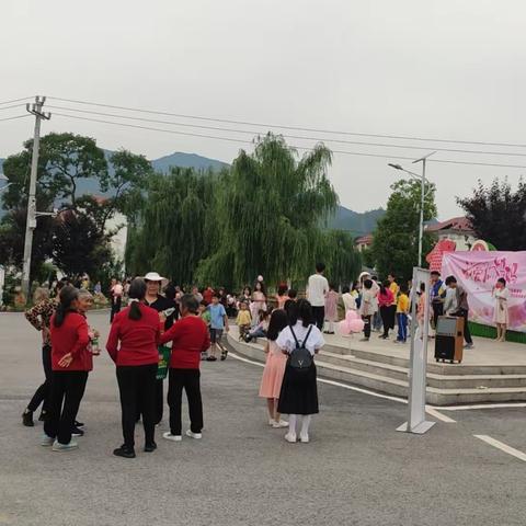 “舞出健康，舞出精彩”——罗坳镇杨梅村