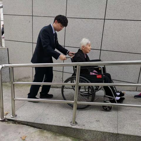 工银相伴 情暖工行