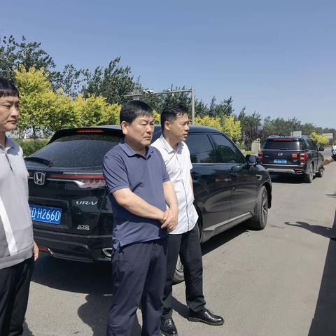 市领导贺良深入邢峰线北段督导检查路域环境整治工作