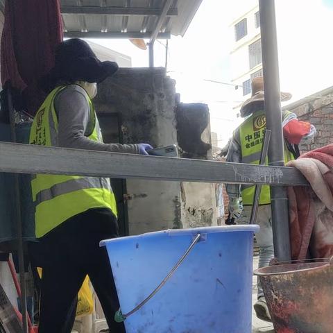 那大镇那恁村委会开展“巩卫”卫生整治工作