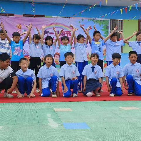 沙雅县第六小学“学习二十大 争做好队员”入队仪式暨“欢乐童年 放飞梦想”六一文艺汇演