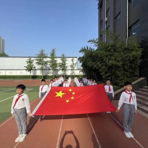 北湖小学“筑牢网络防线，守护绿色童年”主题升旗仪式