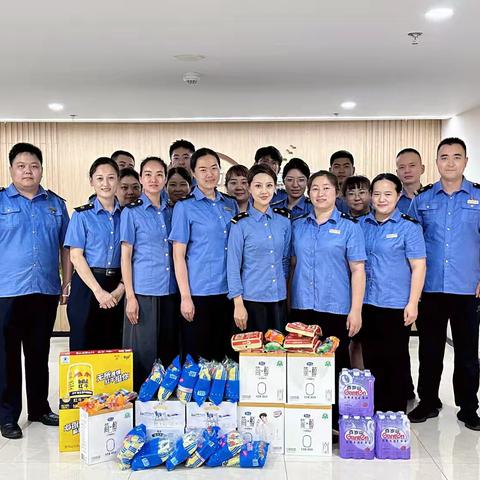 当列车停运 温暖在公寓延续