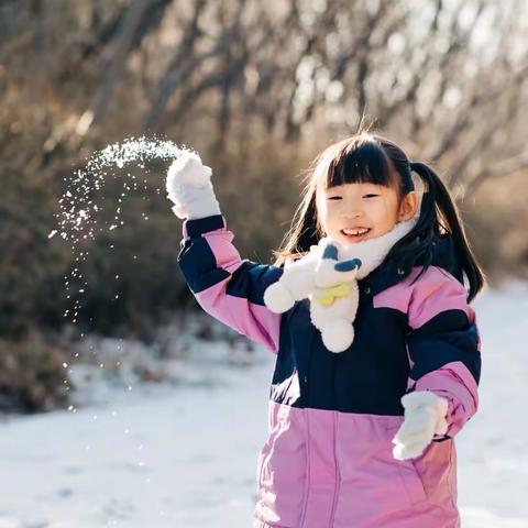 瑞雪兆丰年  飞花激童趣——龙泉小学三二班雪花节