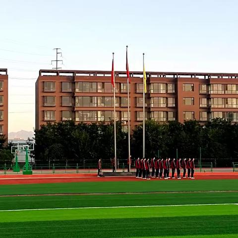 锦盛达方圆学校“铭记历史，勿忘国耻”主题升旗仪式