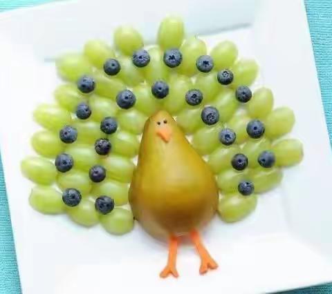 “果”然精彩—神木市第十二小学六（2）中队创意水果拼盘实践活动