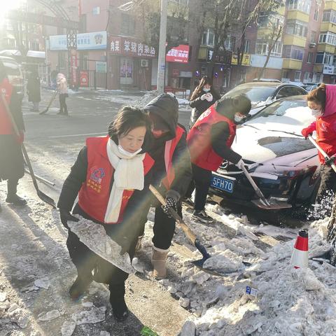 【九委社区路长制精细化管理】最美下雪天，最暖扫雪人--九委社区开展铲冰扫雪行动