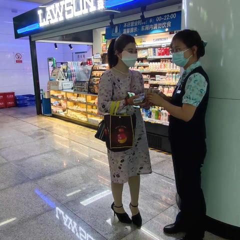 民生银行科技支行上门为商超客户兑换小额零钞