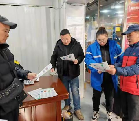 工程街道红专西段社区垃圾分类宣传快递小哥来参与