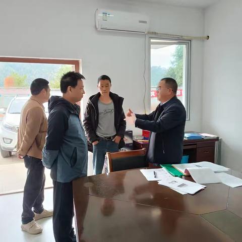 县政府副县长王德礼到供销社开展安全生产专题调研指导