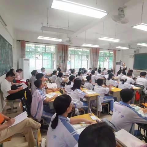 示范引领，携手同行——记澄迈中学初中地理骨干教师示范课