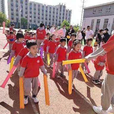 中三班—北大附属幼儿园夏季运动会“传递幸福·感恩母爱，一起来运动”