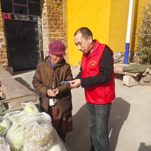 信都区政府办开展防范金融风险宣传活动