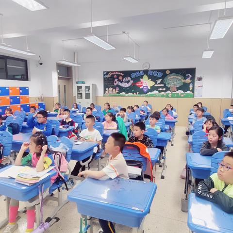 青年路小学青小1.1班布纸艺社团精彩瞬间