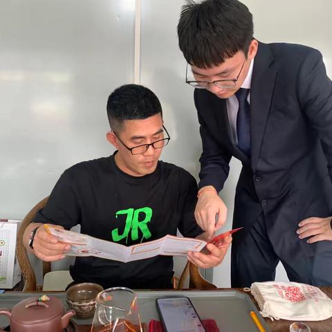 高新支行扎实推进金融知识普及工作，近期聚焦民生需求开展"三反一防"专项宣传活动，多维度筑牢金融安全防线。
