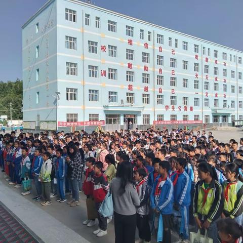 六年磨一剑，霜刃今朝试 ——三十里铺初级中学2023年小升初招生考试工作